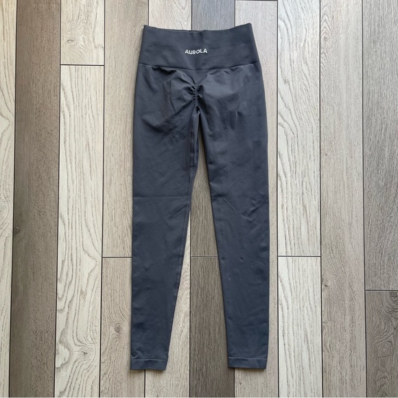 Aurola Gray Leggings - Picture 1 of 3